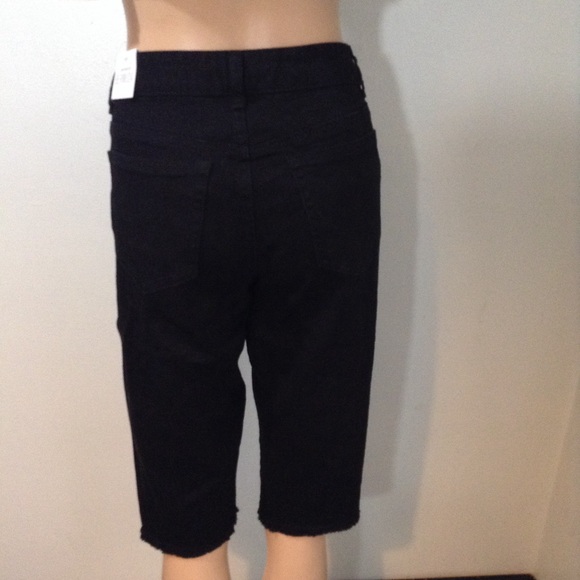 Ripped Design Bermuda Shorts (Last 1) - Picture 6 of 7